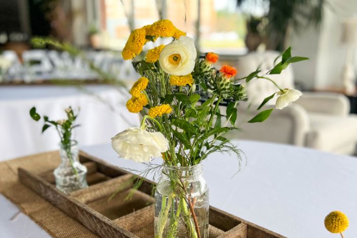 Hrec – parks corporate event – 2 Corporate event setup mason jar flower arrangement